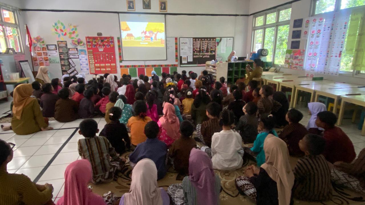 Semarak Peringatan Hari Kartini di TK Negeri Model Sleman, Anak Tampil Percaya Diri dan Penuh Kreativitas